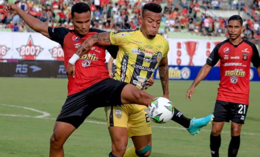 ¡El Clásico del Fútbol Venezolano está de vuelta! Táchira vs. Caracas: Un duelo de titanes en Pueblo Nuevo