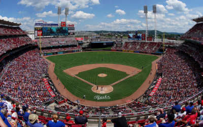 Lunes de MLB: Reds y Cubs Chocan en un Duelo Decisivo en Wrigley Field